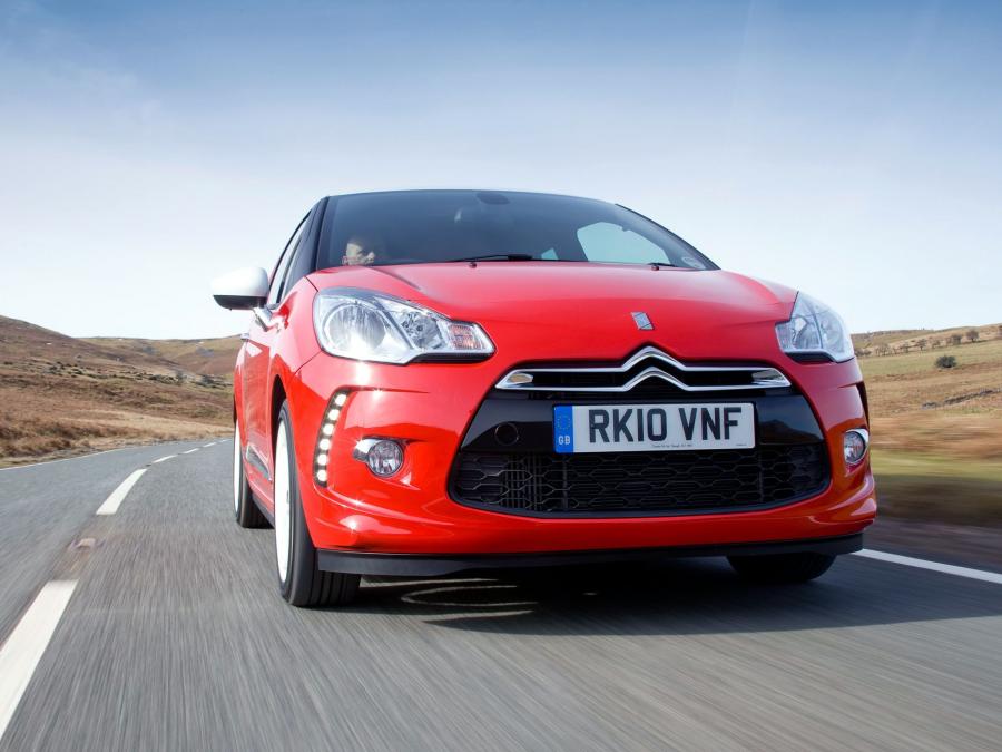  Citroen DS3 2009 года  (UK) (фото 12 из 16)